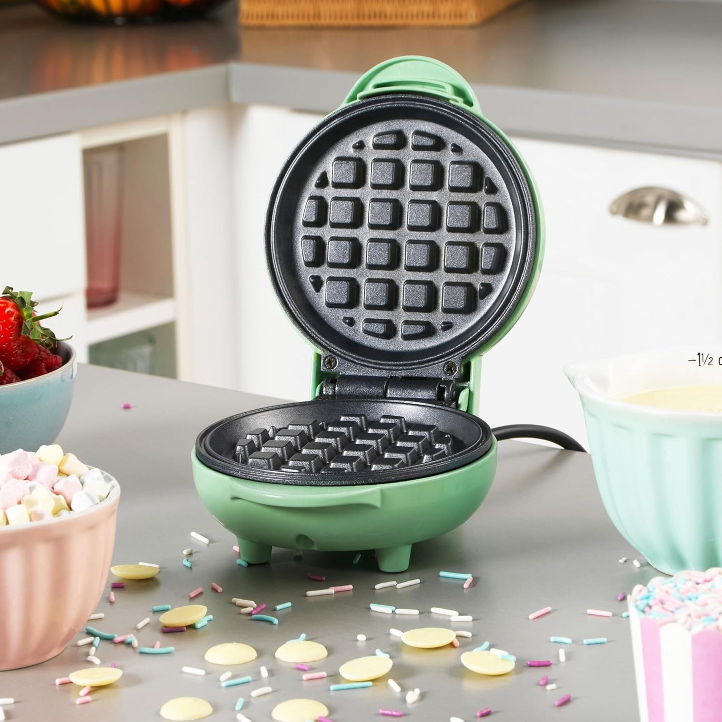 Giles & Posner EK4214G 550W Non-Stick Mini Waffle Maker