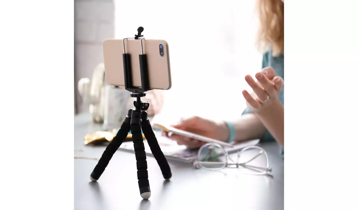 Juice Social Bluetooth Tripod Clicker - Black